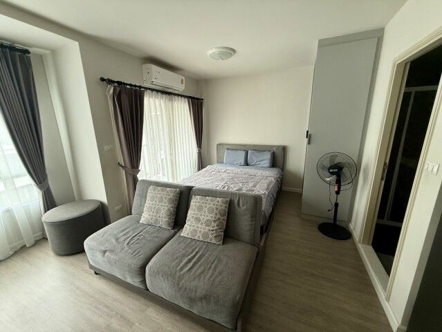 Bangkok, Villas, THB 10000,  29 Sq. Meter,  For Rent, Dcondo Rin Chiang Mai, 6th Floor, Pool View, Only 10,000 Baht/month.