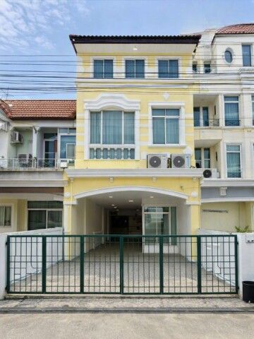Bangkok, Villas, THB 26999,  27 Sq. Feet,  Near MRT Sri Lasalle 600 M. Makro Townhome Baan Klang Muang Srinakarin, 4 Bedrooms, 5