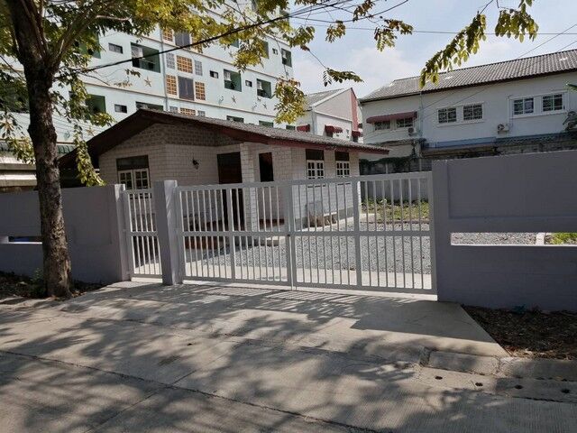 Bangkok, Real Estate For Sale, THB 7860000,  6 BR,  131 Sq. Feet,  Land For Sale, Good Location With Buildings, Land Area 131 Square Wah, Soi Phetkasem 69,