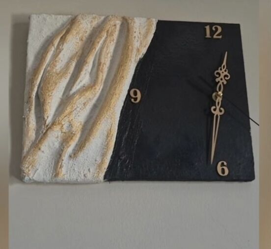Al Safa, Household Items, SAR 80,  Customised Wooden Wall Clocks..different Sizes Have Different Prices.