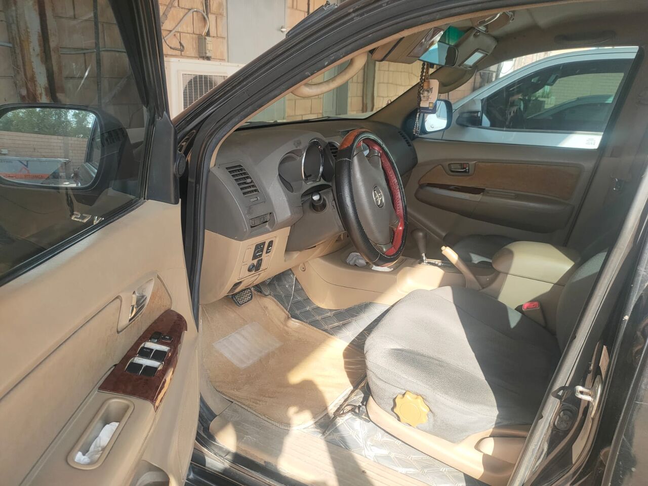 Riyadh, Vehicles, Cars & Trucks , SAR 32000,  Toyota Fortuner,  2010,  Automatic,  341000 KM,  Urgent Sale