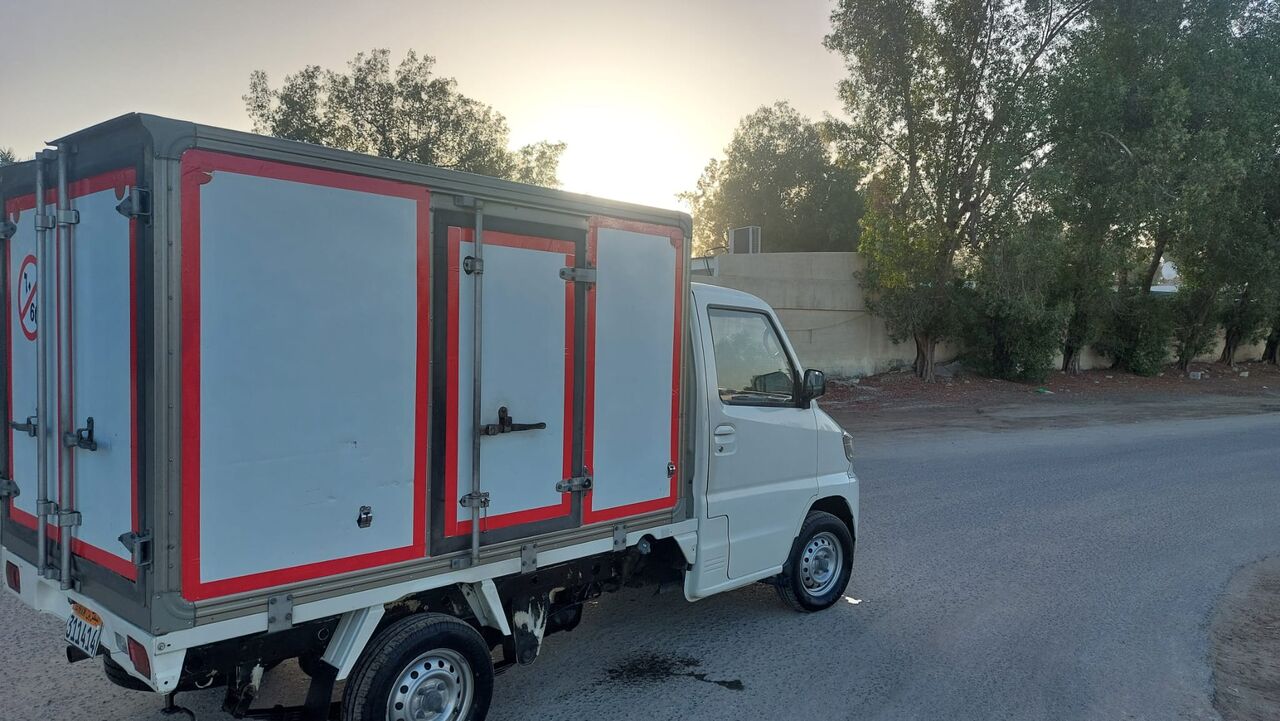 Manama, Vehicles, Cars & Trucks , BHD 2000,  Cmc Super Veryca Chiller Freazar Cargo Van Very Good Condation,  2017,  Manual,  140000 KM,