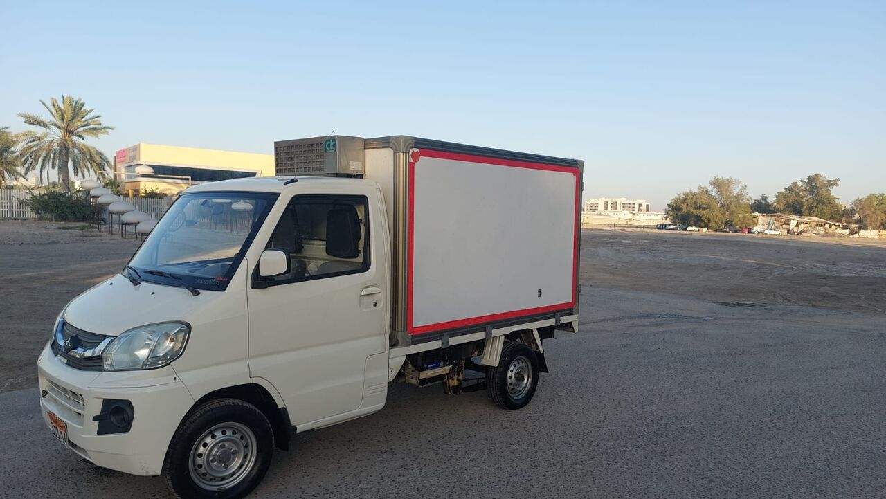 Manama, Vehicles, Cars & Trucks , BHD 2000,  Cmc Super Veryca Chiller Freazar Cargo Van Very Good Condation,  2017,  Manual,  140000 KM,