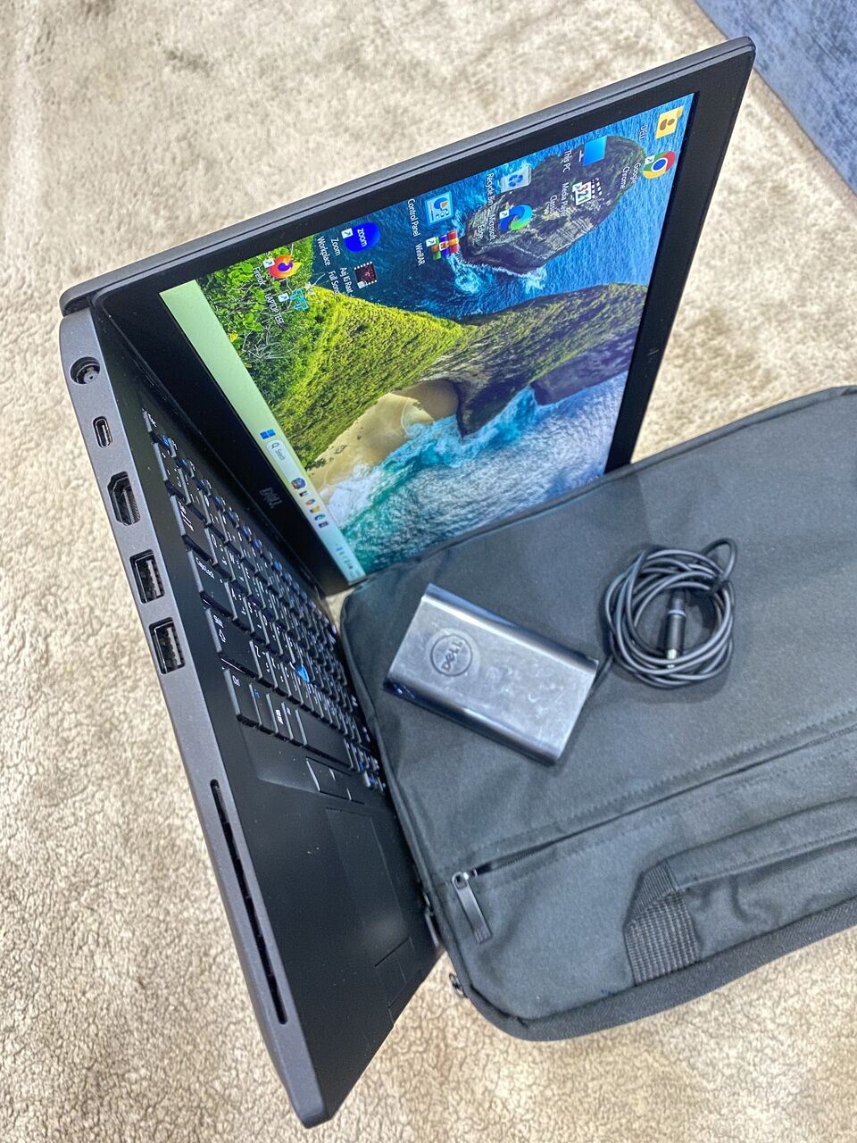 Riyadh, Computers, SAR 700,  Dell I7-8GB-256GB-14&rdquo; Screen-Original Charger-Original Battery-Win 11