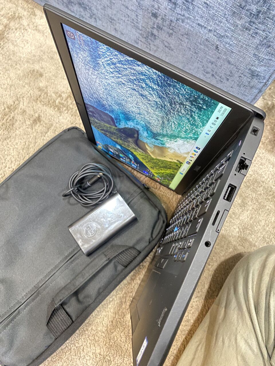 Riyadh, Computers, SAR 700,  Dell I7-8GB-256GB-14&rdquo; Screen-Original Charger-Original Battery-Win 11