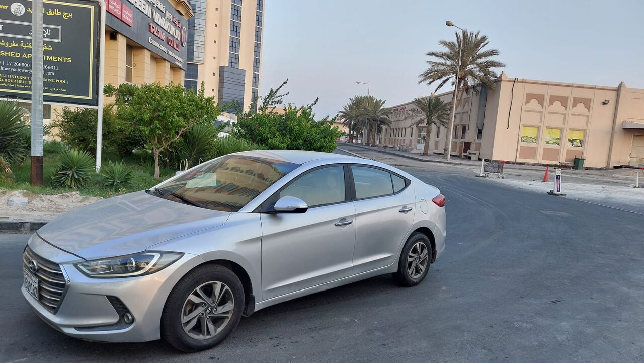 Manama, Vehicles, Cars & Trucks , BHD 2700,  Hyundai Elantra 2.0 L Full Automattic Very Good Condation,  2017,  Automatic,  190000 KM,