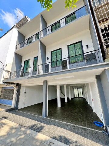 Bangkok, Villas, THB 34999,  50 Sq. Feet,  Bang Mot Suksawat, Commercial Building For Rent, 2 Units, 3 Floors. 50 Sq M. 320 Sq M.