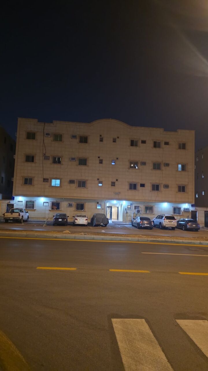 Dhahrat Laban, Apartments, Flats, Houses & Villas, Family Apartment Available For Rent In Laban