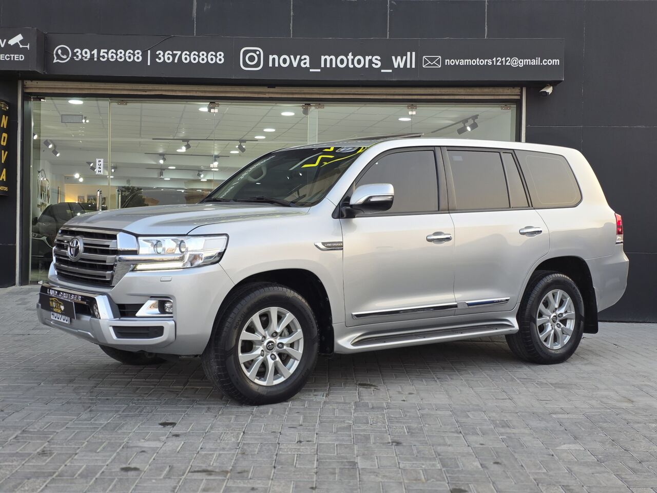 Manama, Vehicles, Cars & Trucks , BHD 18000,  Toyota Land Cruiser,  2021,  Automatic,  100000 KM,   GXR V6