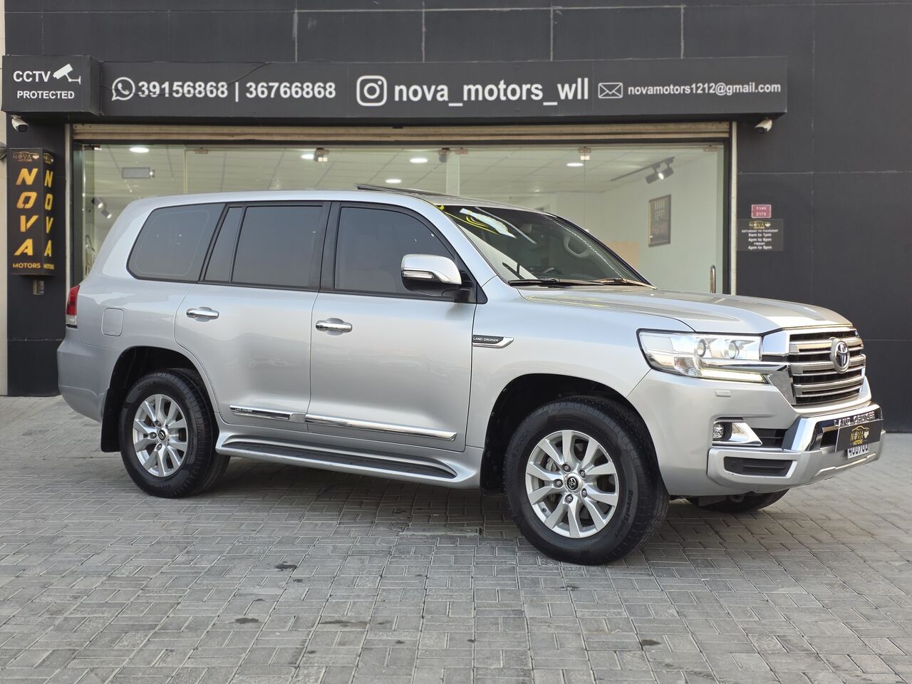 Manama, Vehicles, Cars & Trucks , BHD 18000,  Toyota Land Cruiser,  2021,  Automatic,  100000 KM,   GXR V6