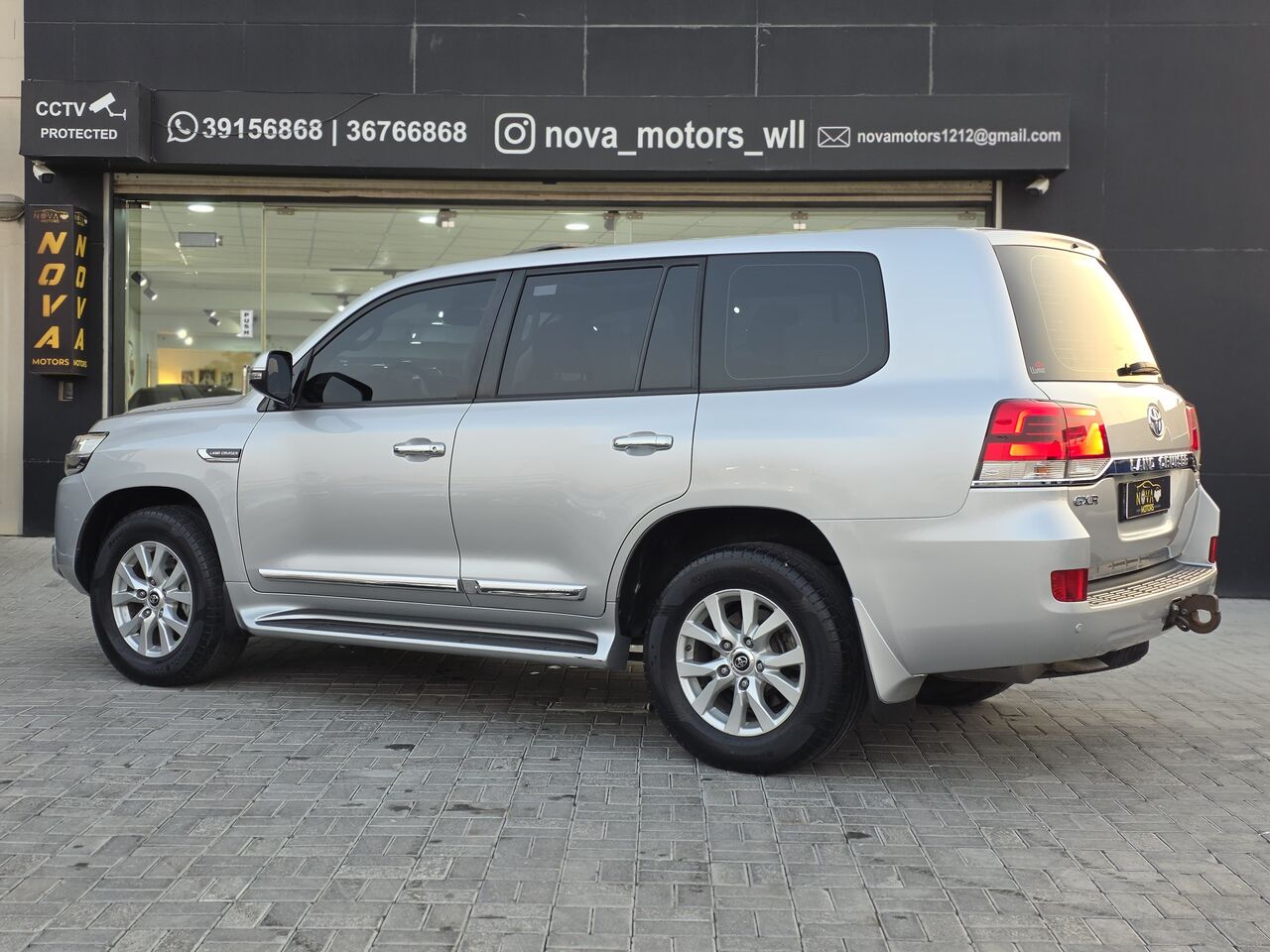 Manama, Vehicles, Cars & Trucks , BHD 18000,  Toyota Land Cruiser,  2021,  Automatic,  100000 KM,   GXR V6