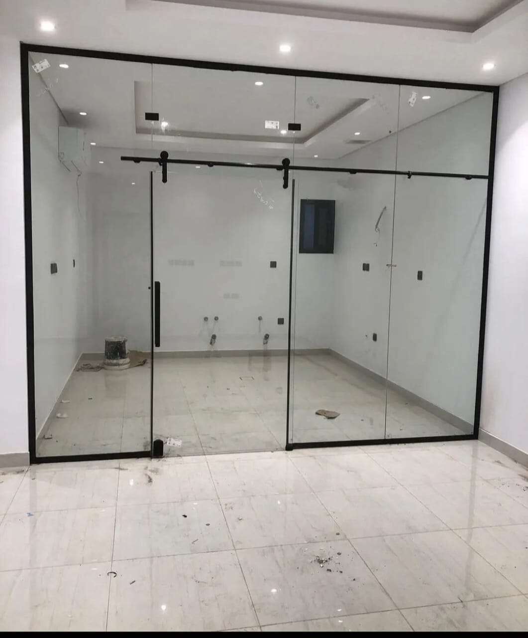 Riyadh, Construction, للحدادة و المونيم،الذجاج