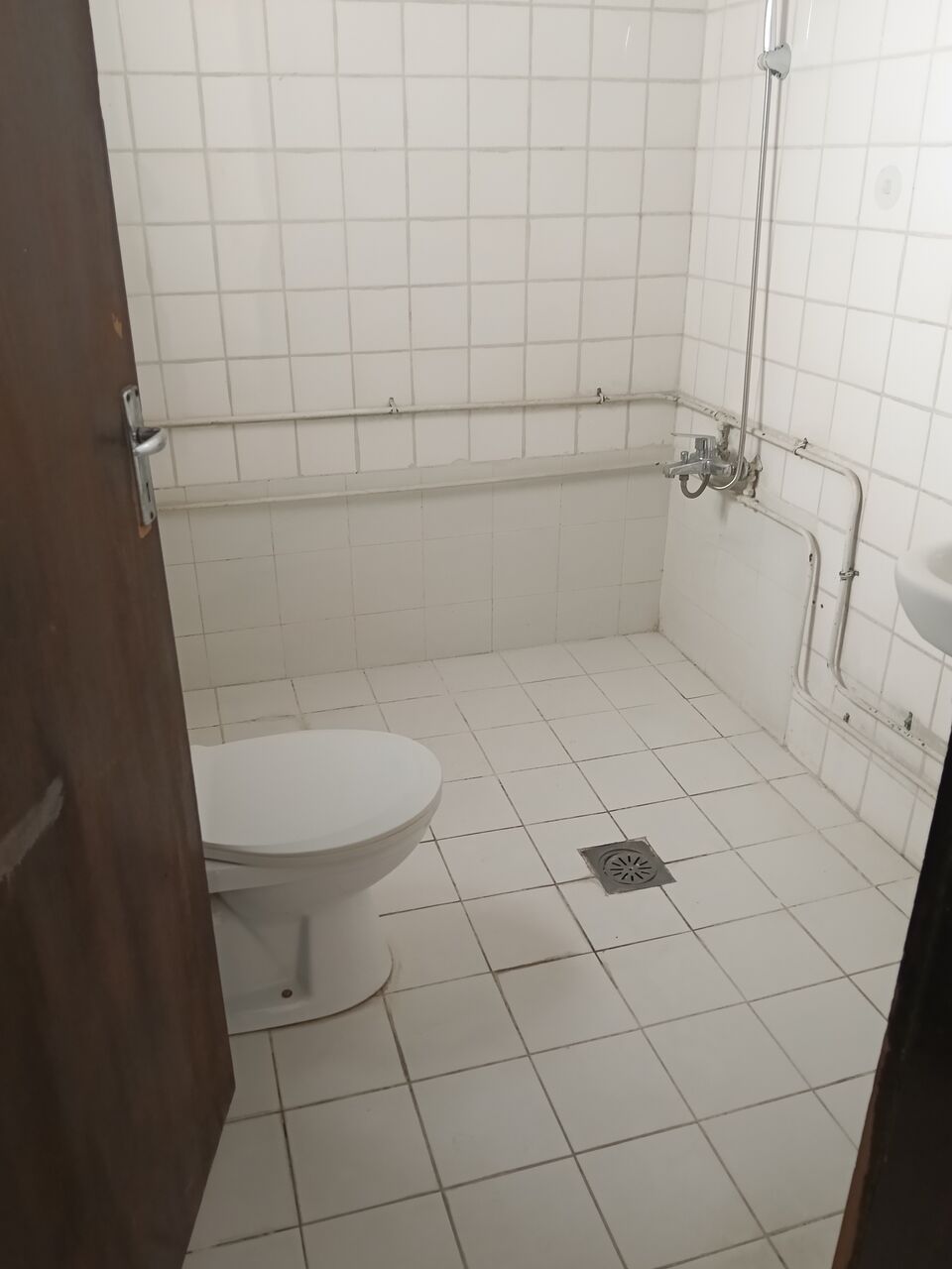 Gudaibiya, Apartments, Flats, Houses & Villas, BHD 150/month,  2 BR,  2 Bedroom Unfurnished Flat For Rent Without Ewa