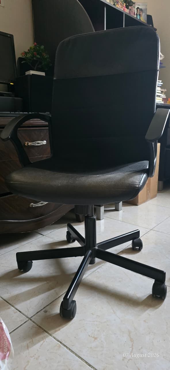 Al Sulaimaniah Al Sharqiyah, Furniture, SAR 25,  Revolving Chair