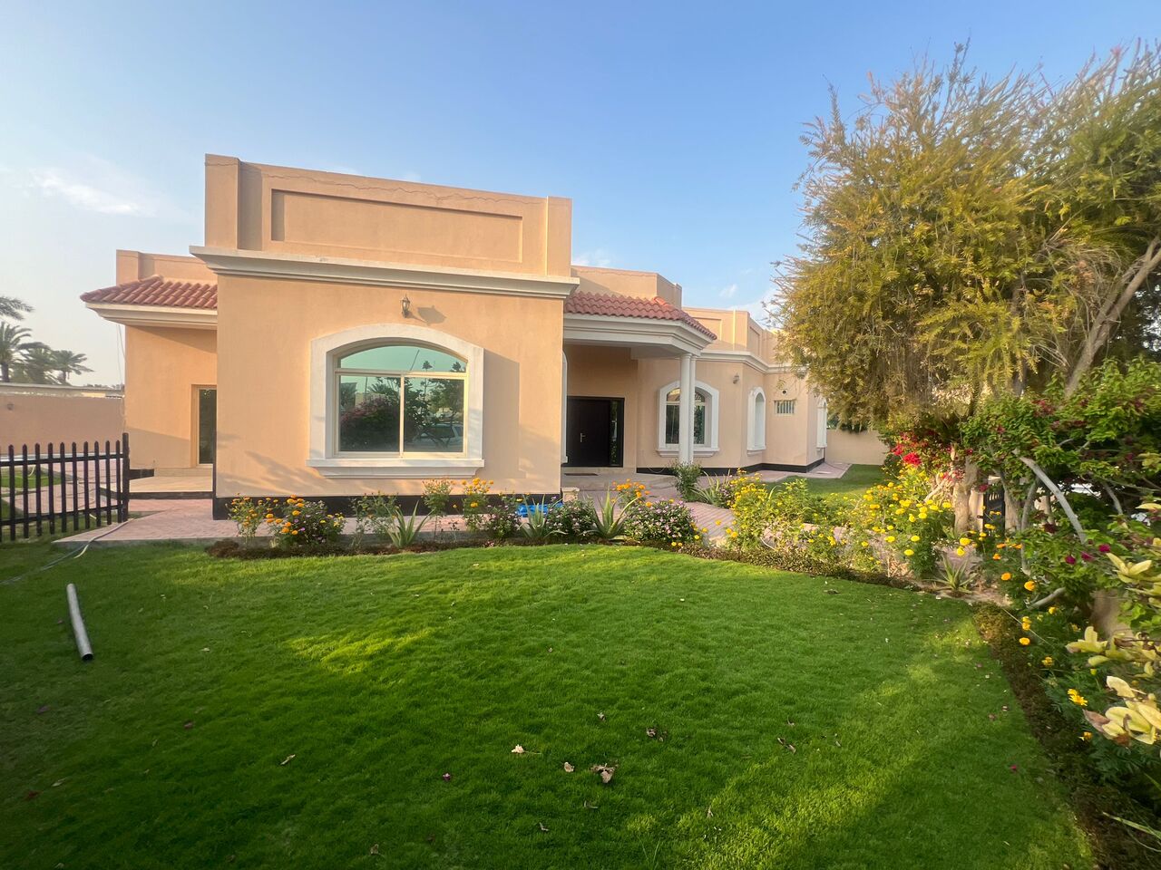 Janabiya, Villas, BHD 950,  Furnished,  Greenish 4-Bedroom Villa For Rent In Janabiyah