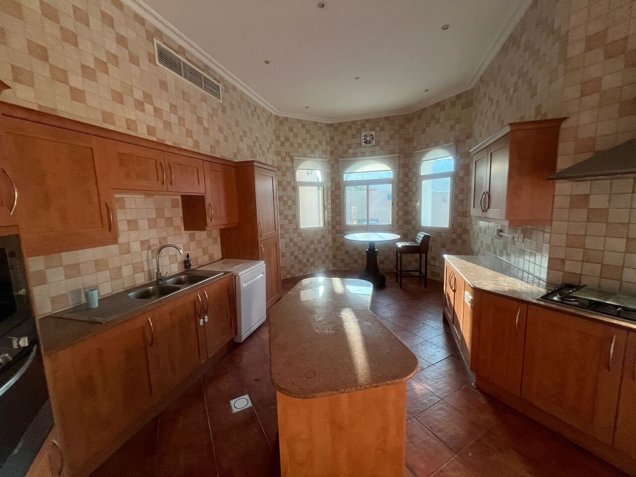Janabiya, Villas, BHD 950,  Furnished,  Greenish 4-Bedroom Villa For Rent In Janabiyah