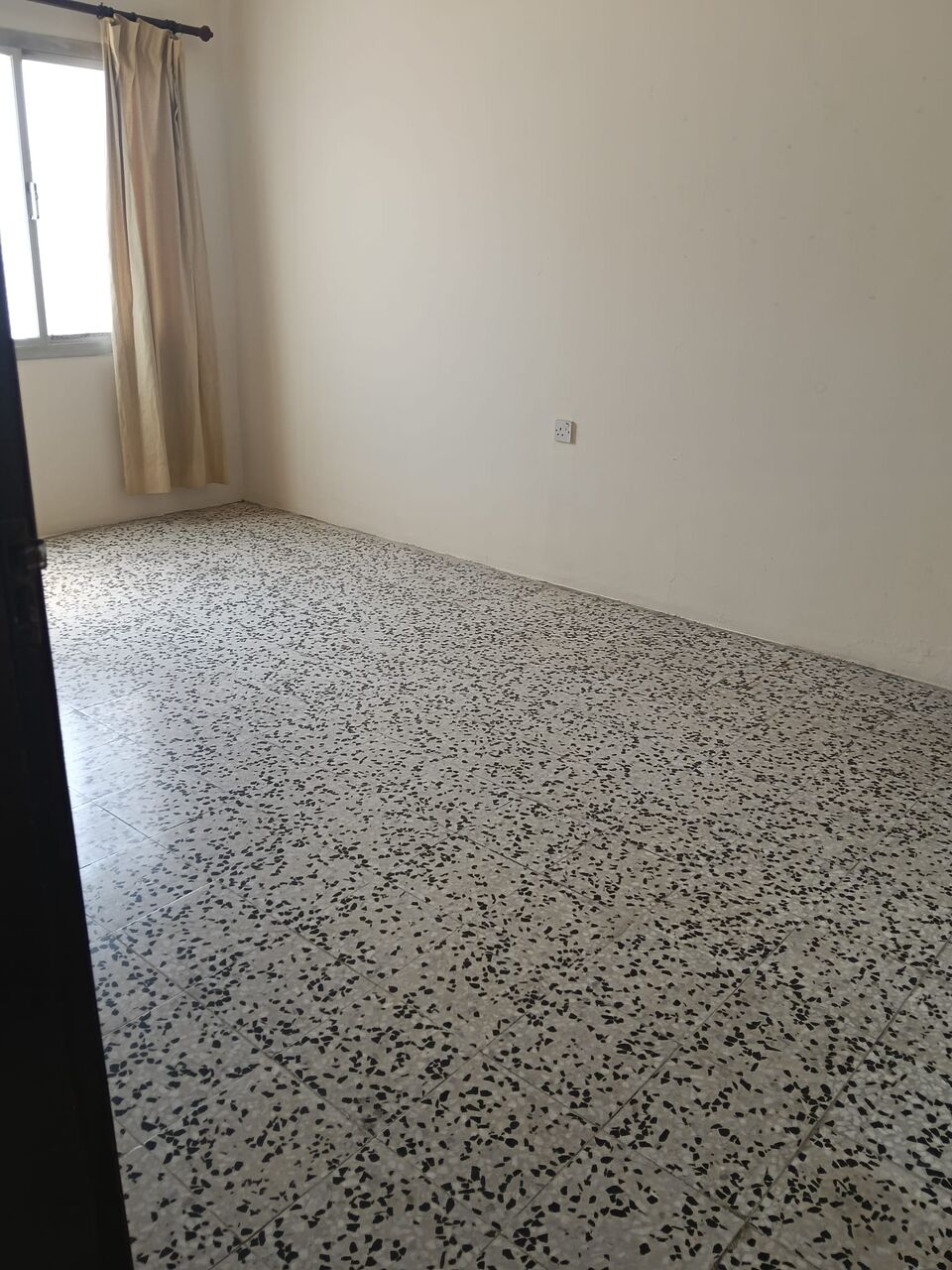 Gudaibiya, Apartments, Flats, Houses & Villas, BHD 150/month,  2 BR,  2 Bedroom Unfurnished Flat For Rent Without Ewa