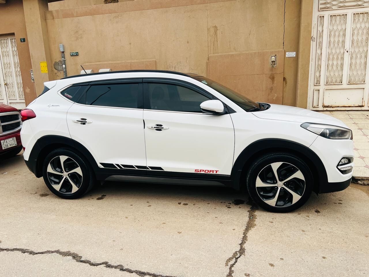 Al Malaz, Vehicles, Cars & Trucks , SAR 49000,  Hyundai Tucson,  2017,  Automatic,  189000 KM,  2.4 GDI, 4-cylinder Engine And Offers A 6-speed  Transmission, 4WD.