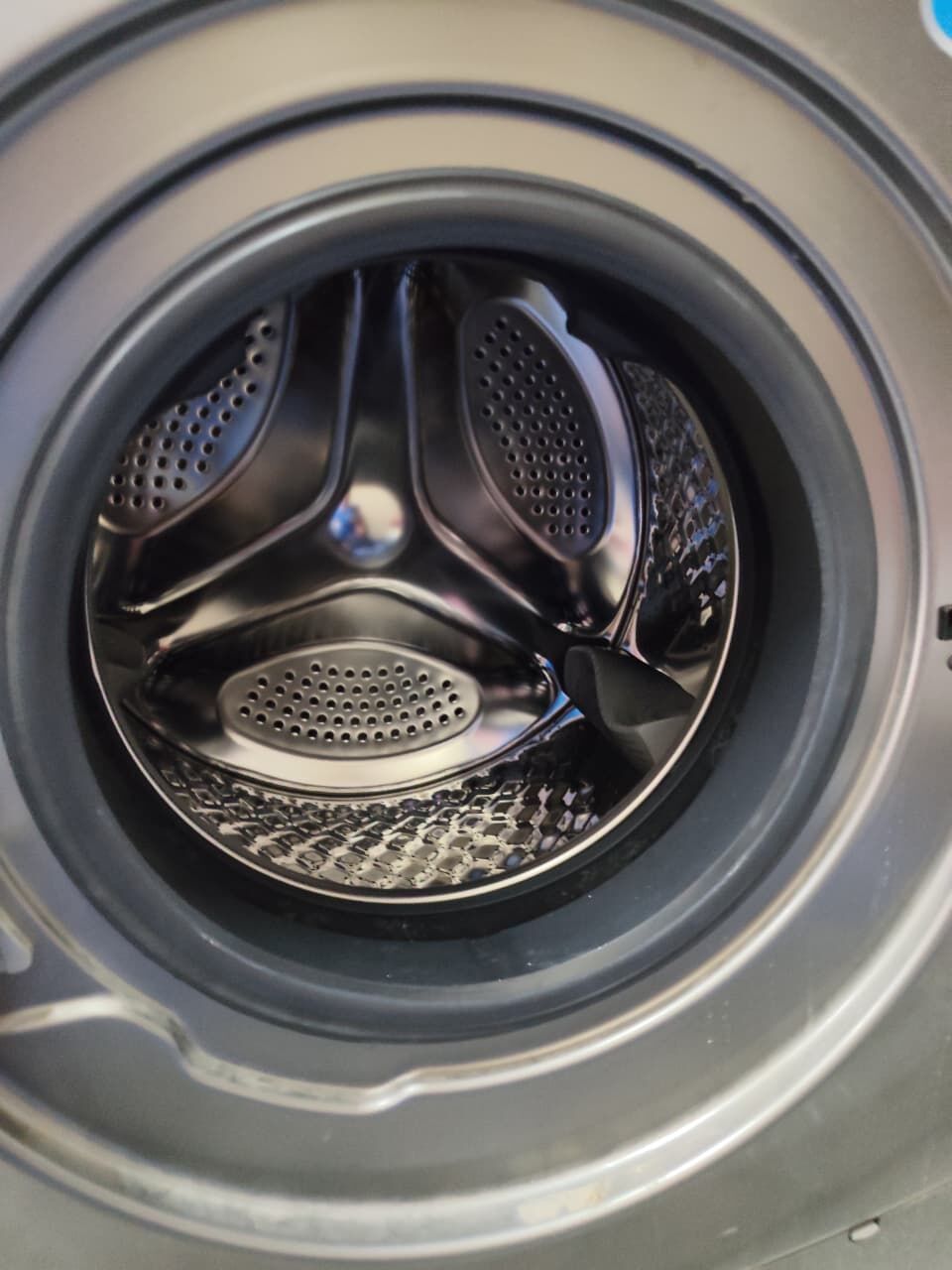 Riyadh, Appliances, SAR 1200,  Panasonic Fully Automatic Front Load Washing Machine Model: NA-127MG2 - 15 Programs