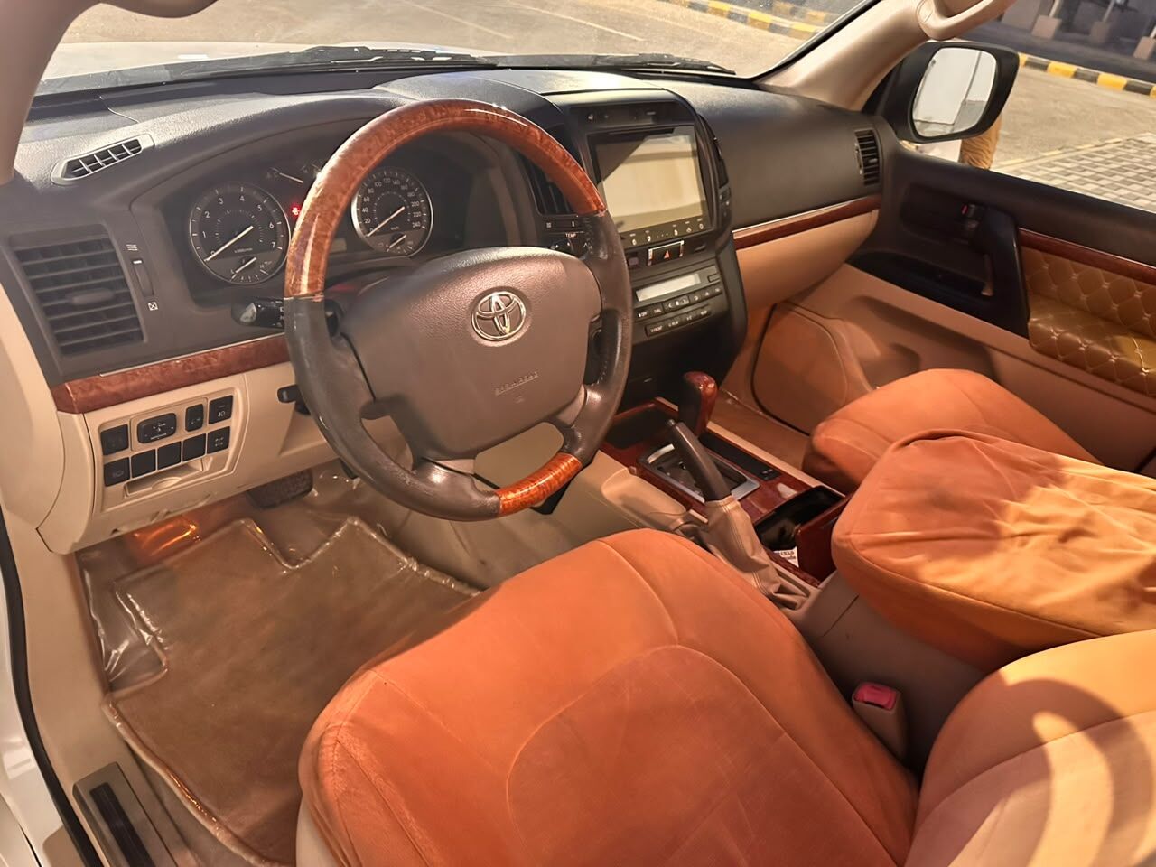 Dammam, Vehicles, Cars & Trucks , SAR 127000,  Toyota Land Cruiser,  2015,  Automatic,  338000 KM,  Used Toyota LandCruiser GXR V8 Single Owner,  تويوتا لاندكروزر