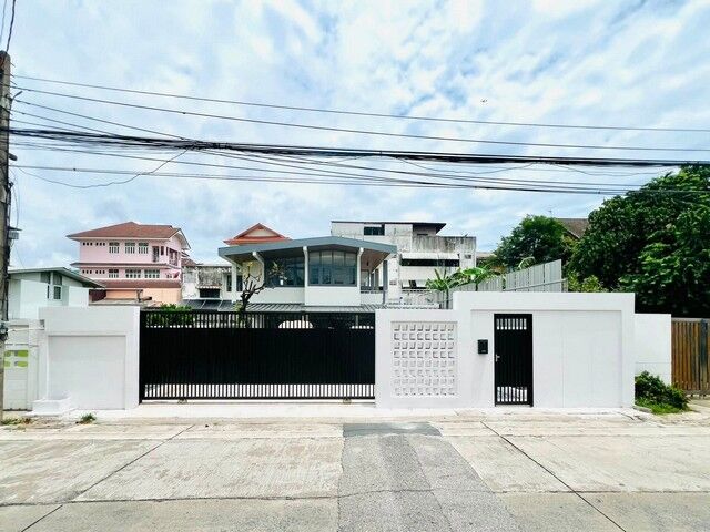 Bangkok, Villas, THB 49000,  111 Sq. Feet,  2-story Detached House For Rent, 111 Sq M., 3 Bedrooms, Newly Renovated, Potential