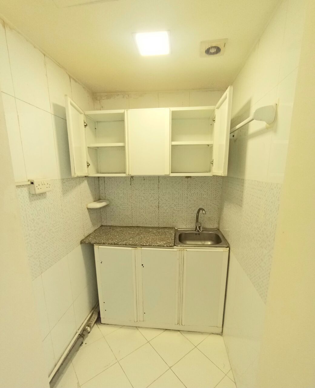 Hoora, Apartments, Flats, Houses & Villas, BHD 140/month,  Studio,  Studi Flat For Rent In Hoora Opp Gossi Mall BD140 With Ewa Contact: 33676166
