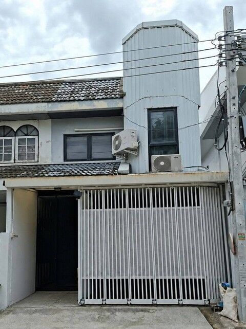 Bangkok, Villas, THB 22000,  21 Sq. Feet,  Townhouse For Rent, 2 Floors, 20 Sq M, 180 Sq M, 2 Bedrooms, Soi Lat Phrao 41, Near MRT 2