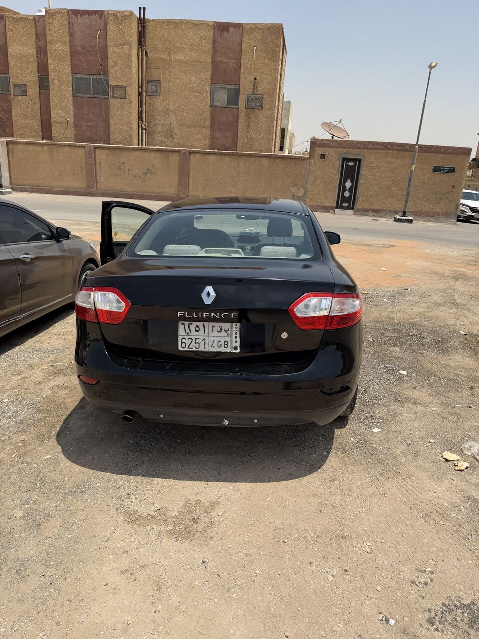 Riyadh, Vehicles, Cars & Trucks , SAR 15000,  Renault Fluence,  2012,  Automatic,  95000 KM,    ( Family Used Car)