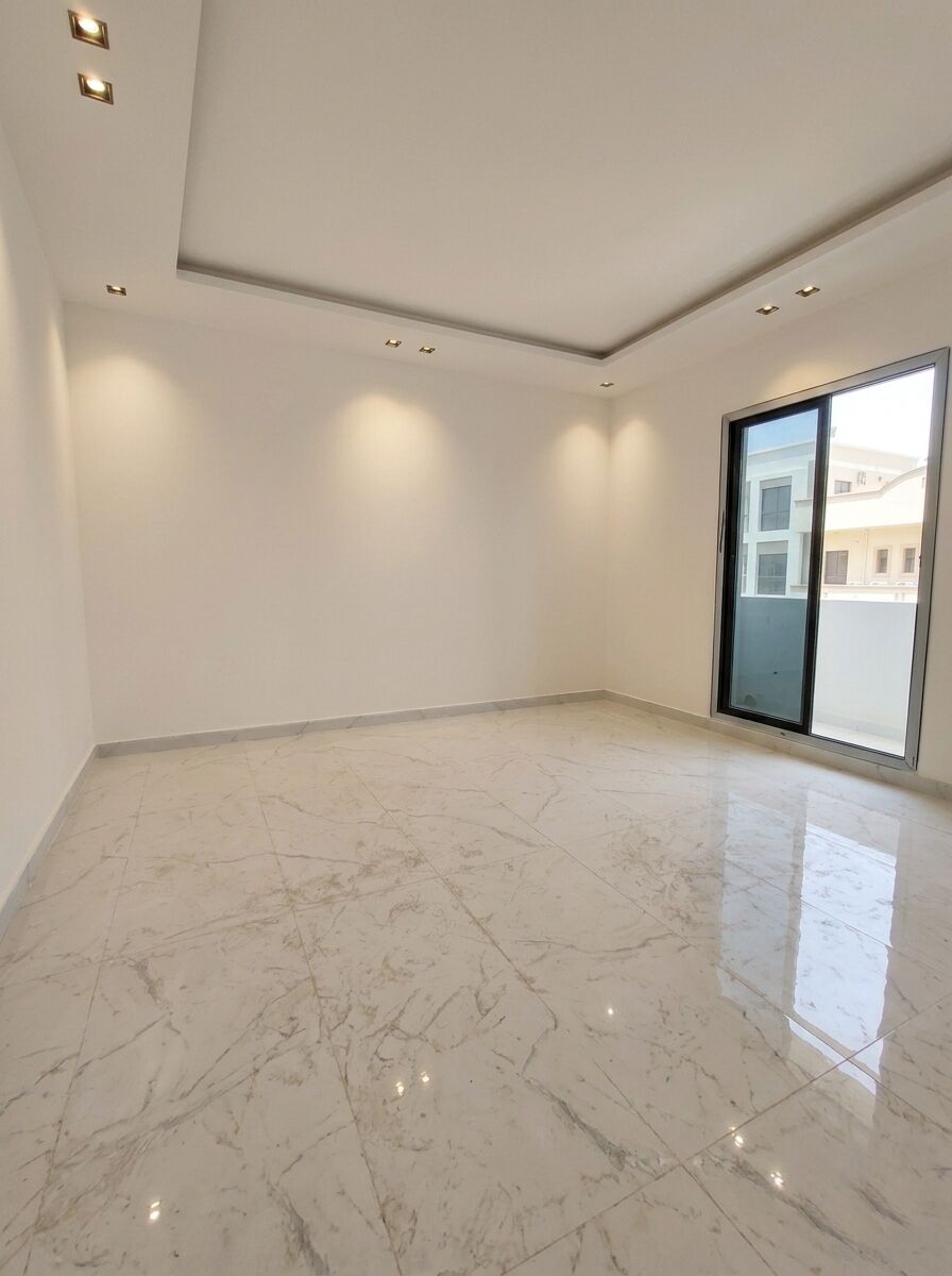 East Riffa, Apartments, Flats, Houses & Villas, BHD 73000/month,  190 Sq. Meter,  Brand New 4BHK Apartment For Sale In Buhair BD.73,000/-