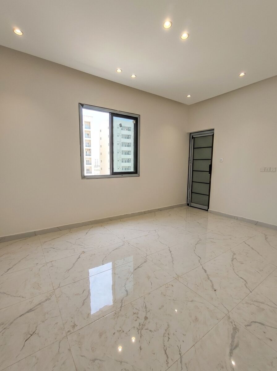 East Riffa, Apartments, Flats, Houses & Villas, BHD 73000/month,  190 Sq. Meter,  Brand New 4BHK Apartment For Sale In Buhair BD.73,000/-