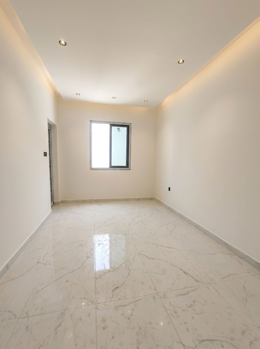 East Riffa, Apartments, Flats, Houses & Villas, BHD 73000/month,  190 Sq. Meter,  Brand New 4BHK Apartment For Sale In Buhair BD.73,000/-