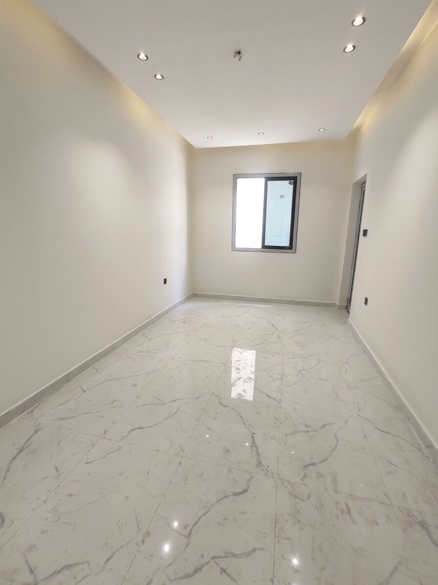 East Riffa, Apartments, Flats, Houses & Villas, BHD 73000/month,  190 Sq. Meter,  Brand New 4BHK Apartment For Sale In Buhair BD.73,000/-