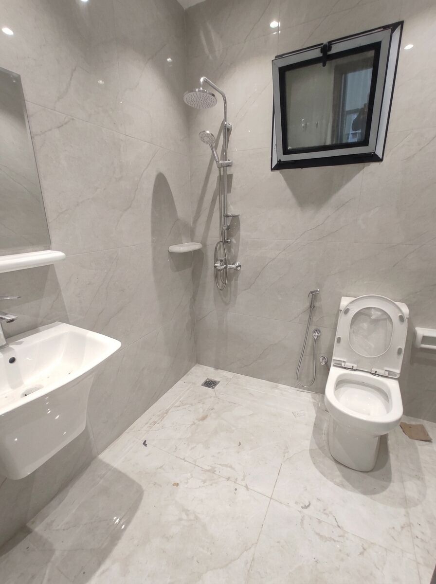 East Riffa, Apartments, Flats, Houses & Villas, BHD 73000/month,  190 Sq. Meter,  Brand New 4BHK Apartment For Sale In Buhair BD.73,000/-