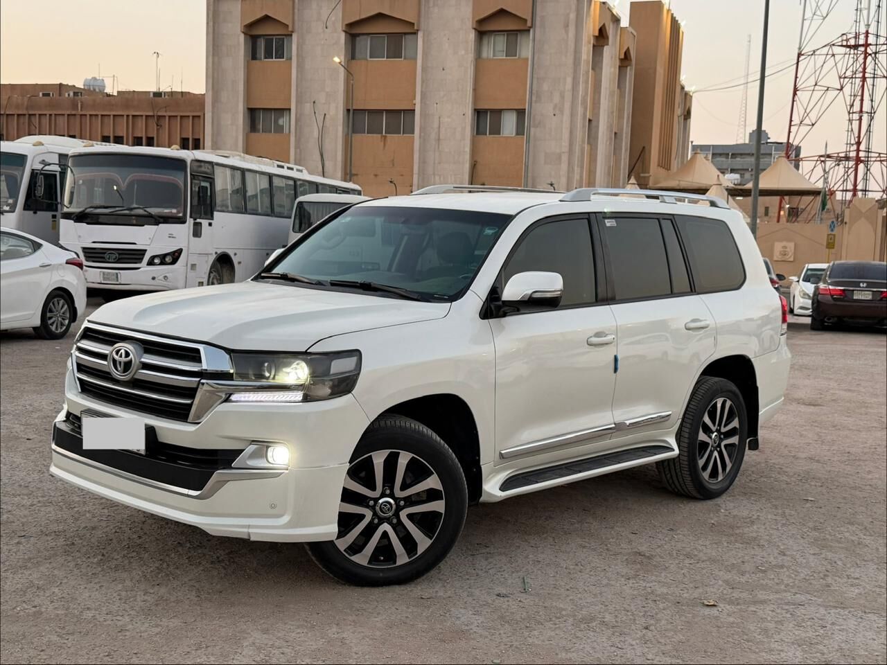Al Malaz, Vehicles, Cars & Trucks , SAR 135000,  Toyota Land Cruiser,  2016,  Automatic,  327000 KM,    For Sale