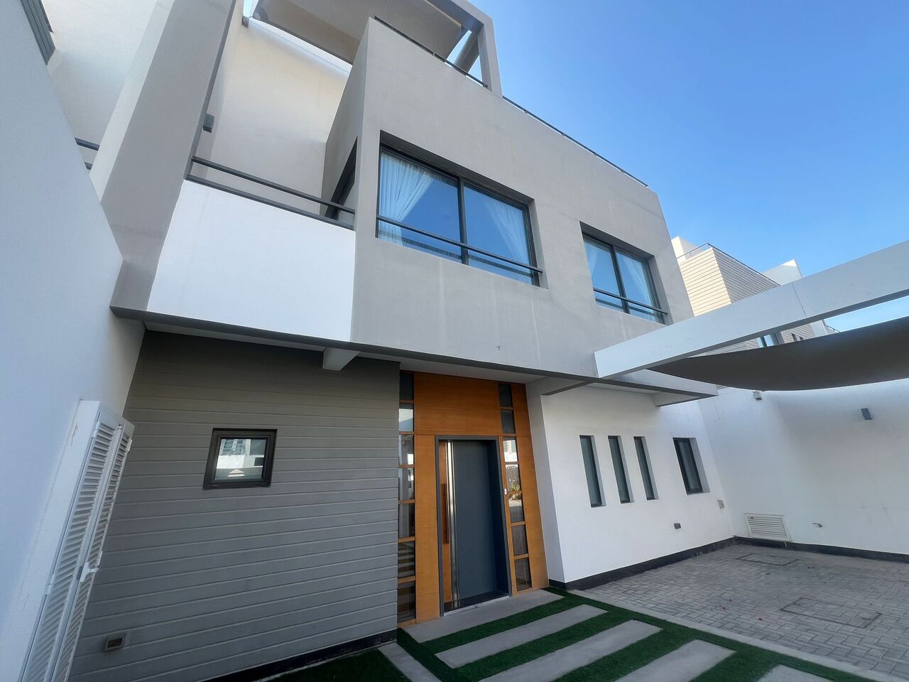 Saar, Villas, BHD 600,  Modern Private 3-Bedroom Villa For Rent In Saar | Semi-Furnished