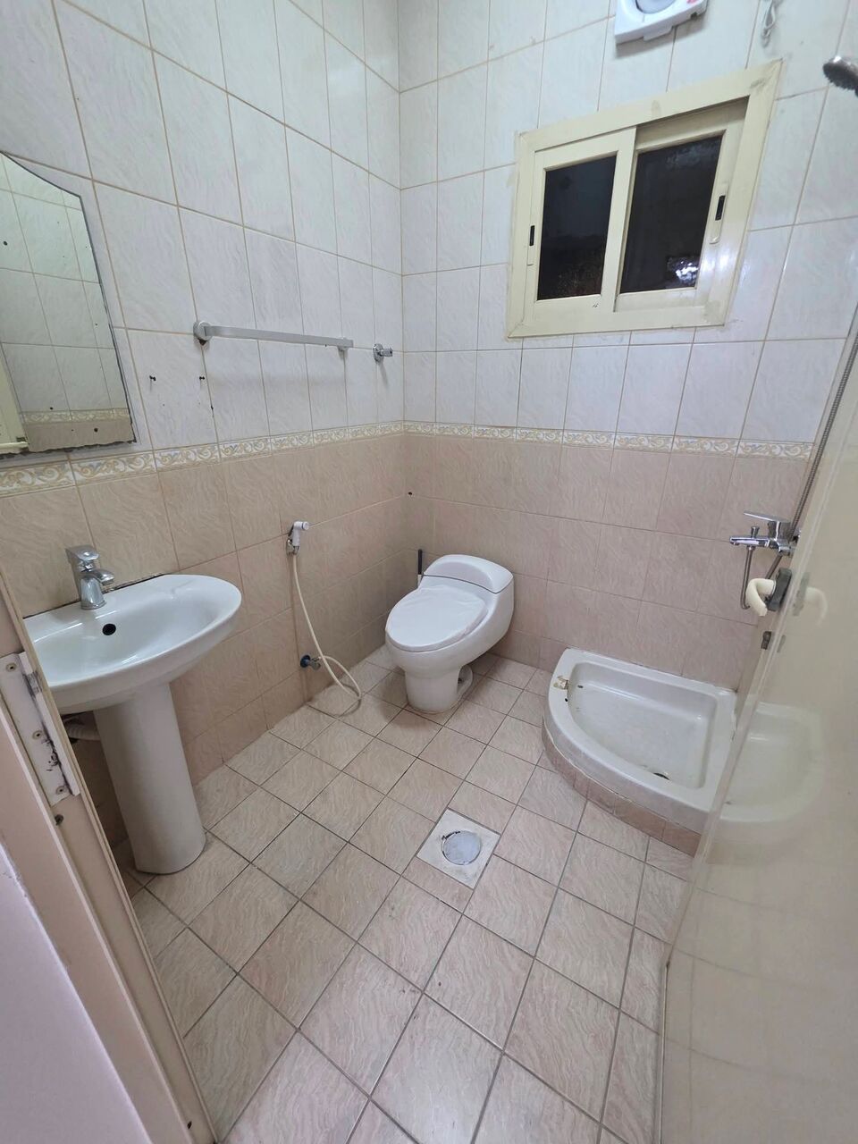 Khobar, Apartments, Flats, Houses & Villas, 2 BR,  SAR 20,000/YEAR | VERY CLEAN 2-BEDROOM FAMILY APARTMENT FOR RENT | EXTERNAL VIEW | 2 BATHR