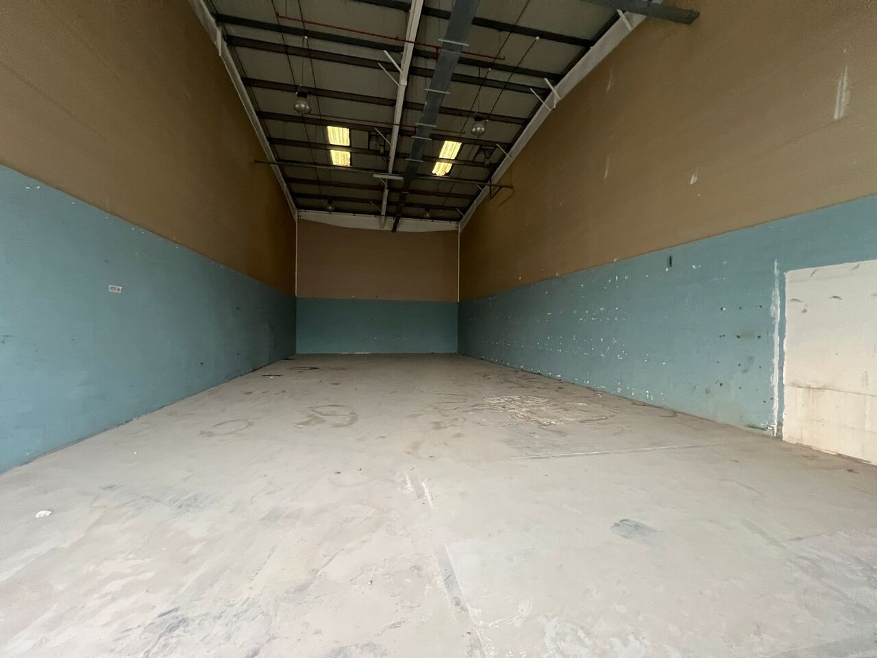 Hidd, Warehouses, BHD 807,  269 Sq. Meter,  Small Warehouse For Rent In Hidd