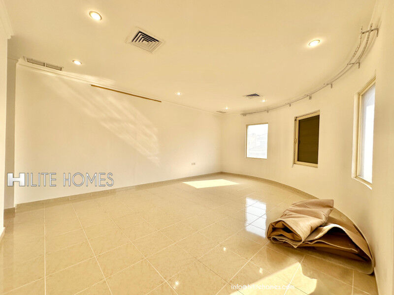 Kuwait City, Apartments, Flats, Houses & Villas, KWD 900/month,  4 BR,  Four Bedroom Floor For Rent In Jabriya