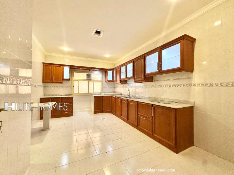 Kuwait City, Apartments, Flats, Houses & Villas, KWD 900/month,  4 BR,  Four Bedroom Floor For Rent In Jabriya
