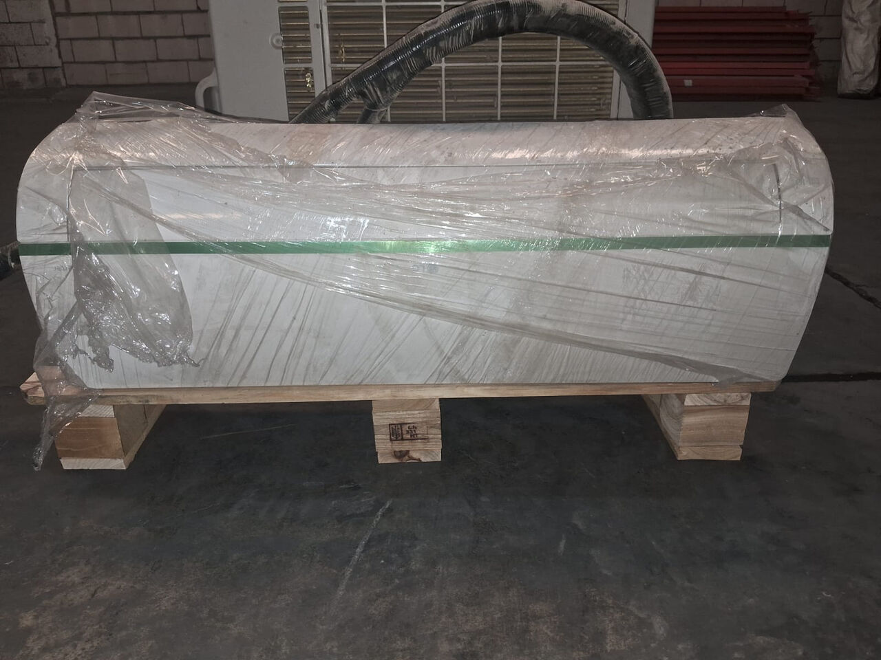 Riyadh, Air Conditioners, SAR 1599,  LG SPLIT AC 1800 BTU  1.5 Ton  WITH WALL MOUNT STAND  Purchased New For SAR 3500 In 2024