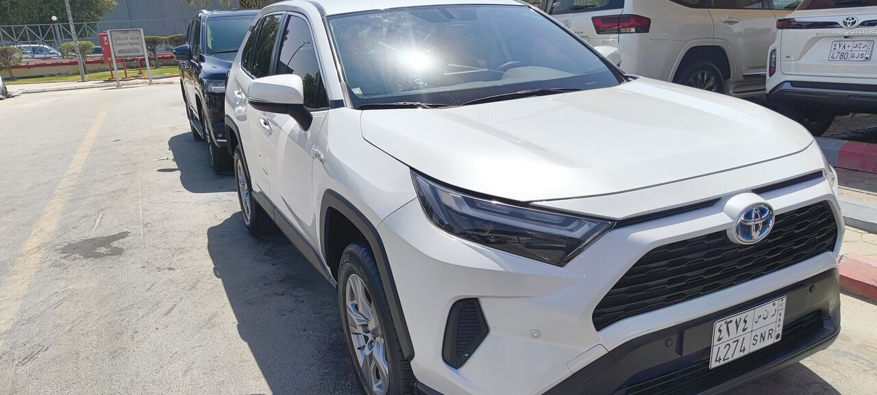 Riyadh, Vehicles, Cars & Trucks , Rav 4 LE 4x4 Hybrid 2024 Model,  2024,  Automatic,  68000 KM,  Rav 4 LE 4x4 Hybrid Lease Transfer Free 0581387074 Contact For Details
