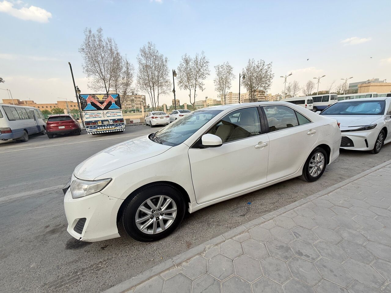 Mumbai, Vehicles, Cars & Trucks , INR 30000,  Camry 2015,  2015,  Automatic,  184750 KM,  SAR 30000, Toyota Camry, , , ,