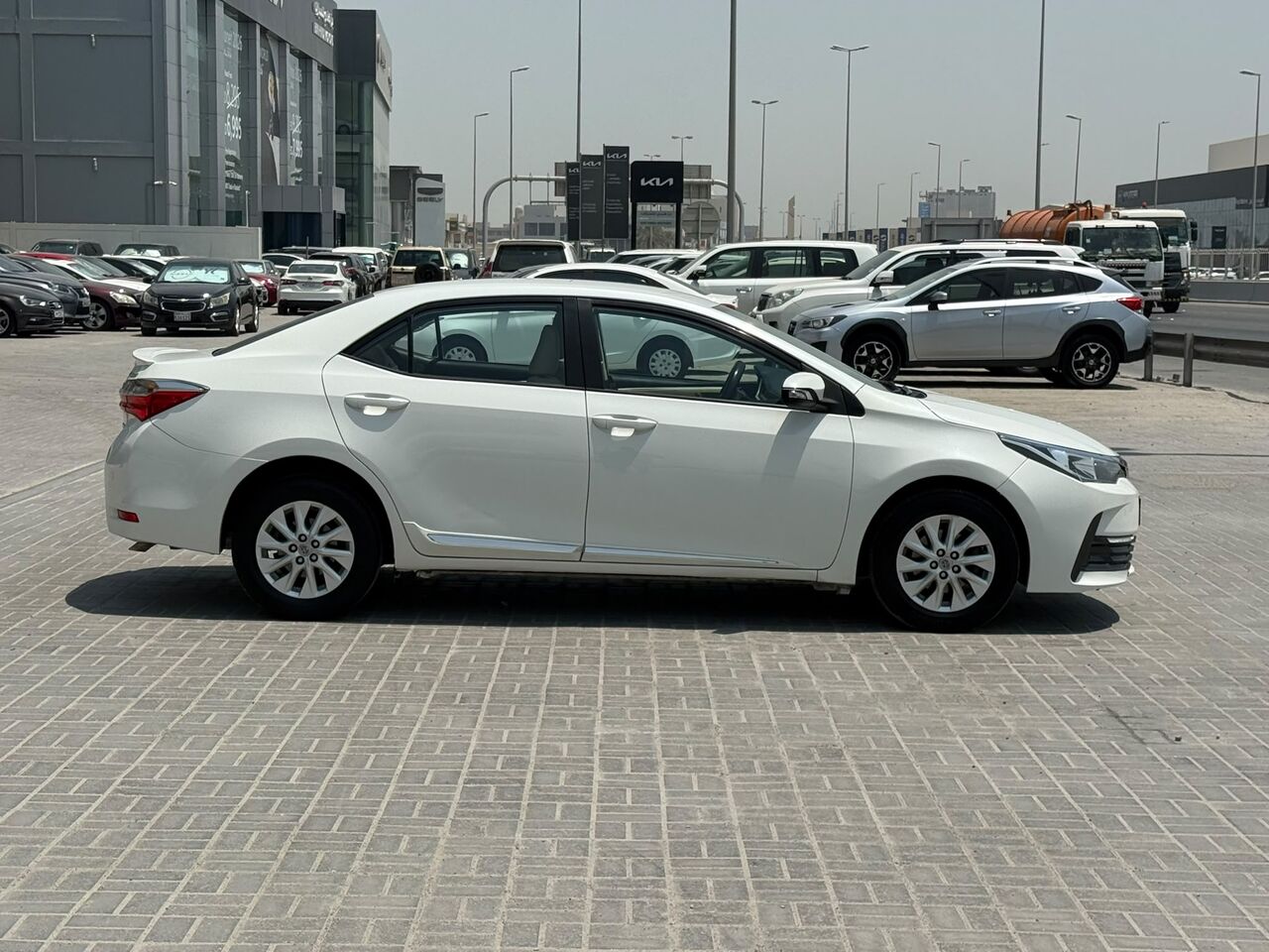 Manama, Vehicles, Cars & Trucks , BHD 3900,  Toyota Corolla XLI,  2017,  Automatic,  206500 KM,    (Pearl)