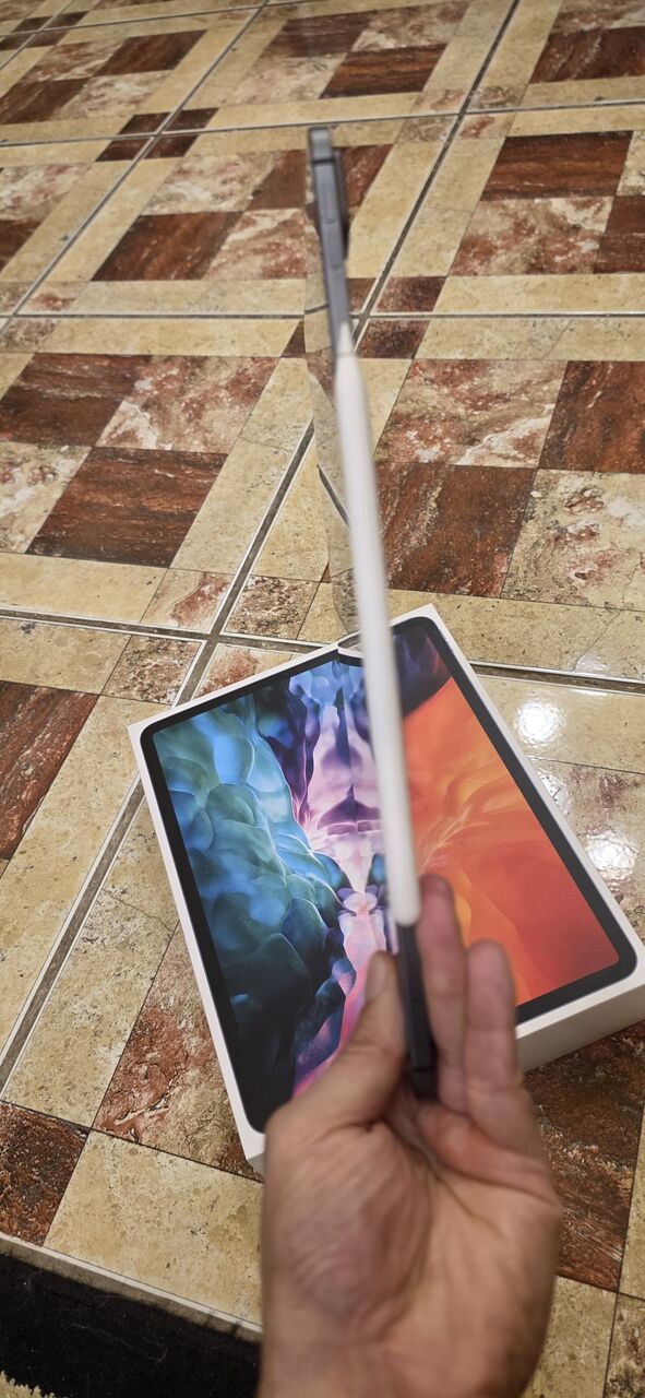 Riffa, Tablet Computers, BD 350,  For Sale Apple IPad Pro 12.9