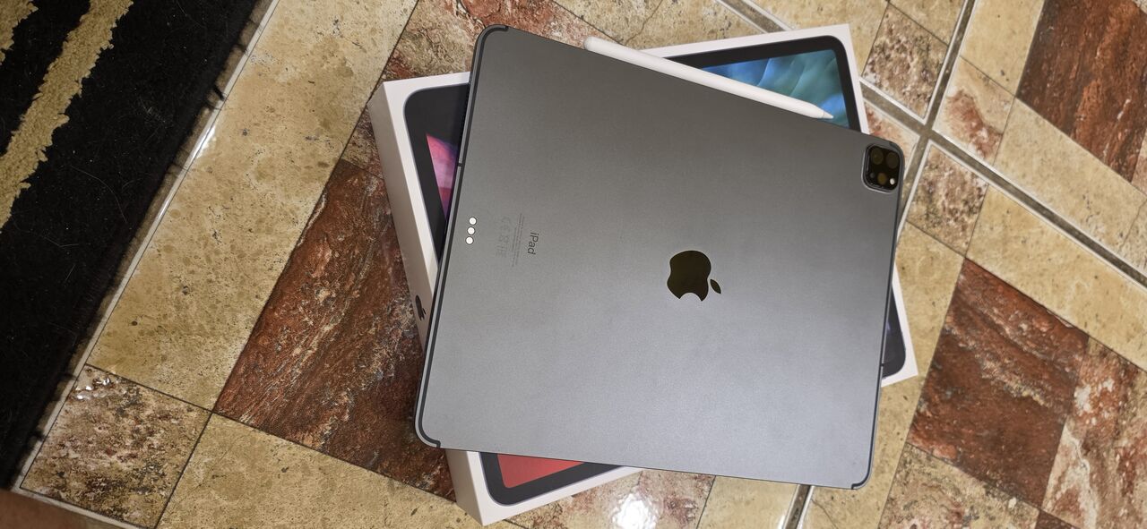 Riffa, Tablet Computers, BD 350,  For Sale Apple IPad Pro 12.9