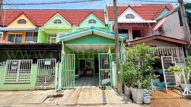 Bangkok, Real Estate For Sale, THB 1350000,  2 BR,  17 Sq. Feet,  Urgent Sale, Townhouse, Sawita House Village (Napa), Soi Wat Prem Pracha, Cheap Price.