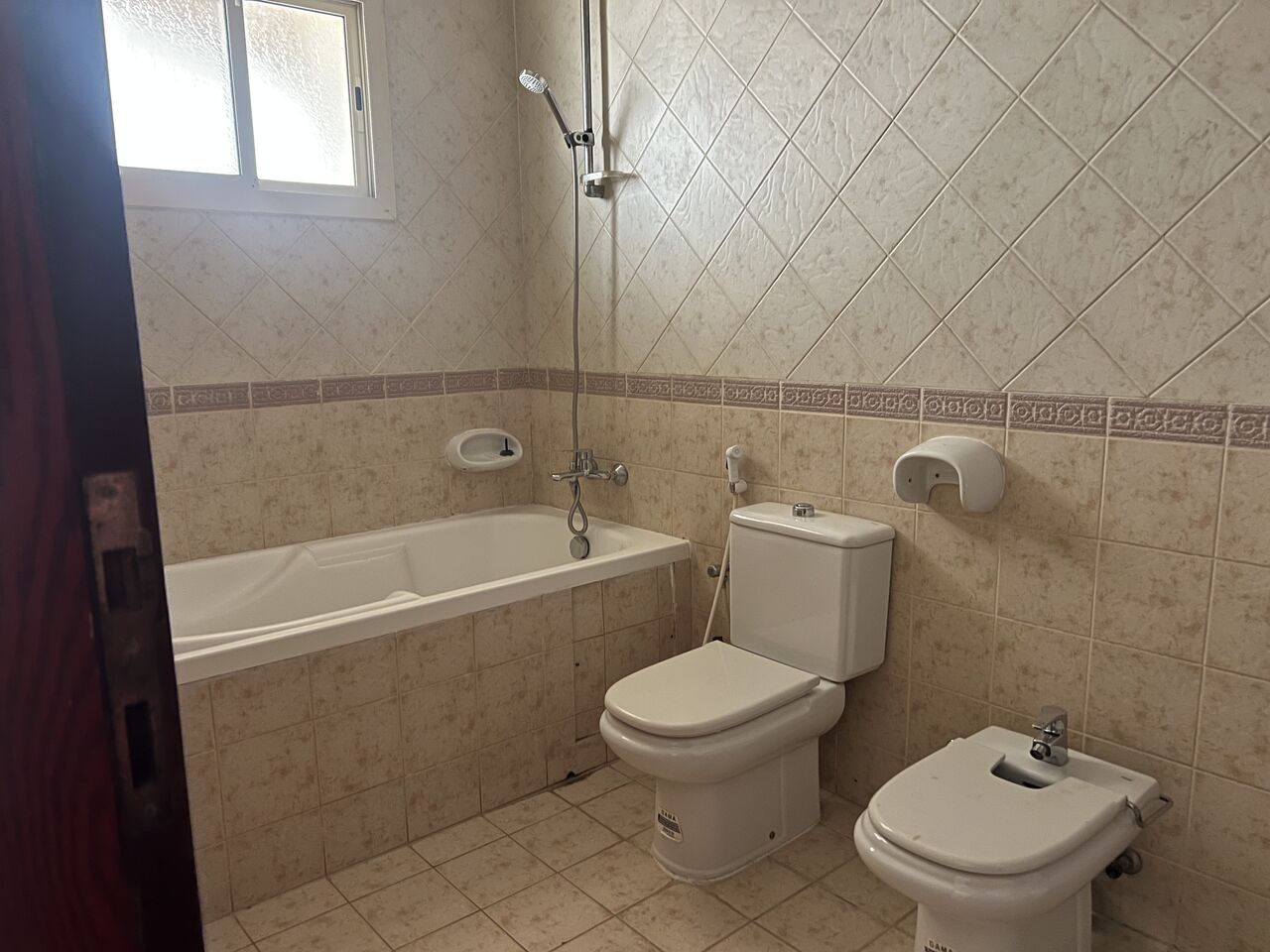 Juffair, Villas, BHD 650,  Furnished,  4 Bedrooms Villa Juffair-F.F IncL;-EWA