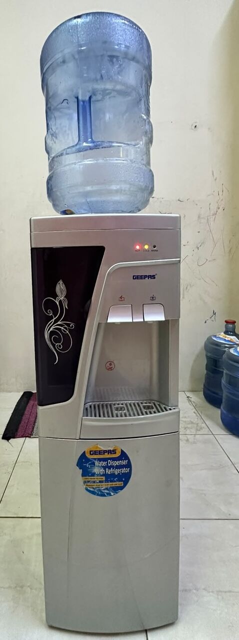 Al Rawdah, Appliances, SAR 180,  Geepas Water Dispenser With Refrigerator &ndash; Reliable & Family-Friendly (Riyadh &ndash; Al Rawdah)