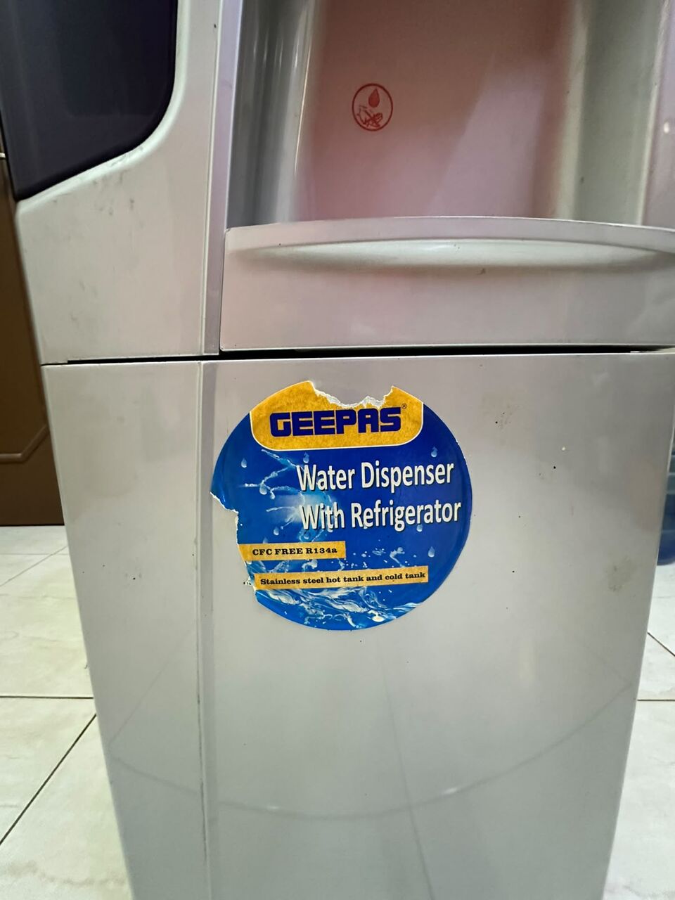 Al Rawdah, Appliances, SAR 180,  Geepas Water Dispenser With Refrigerator &ndash; Reliable & Family-Friendly (Riyadh &ndash; Al Rawdah)