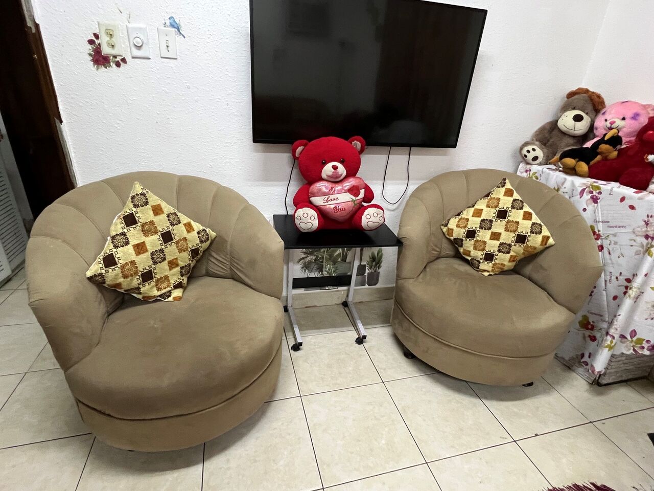 Jubail, Furniture, SAR 1050,  7 Seater Sofa Set With Pillows